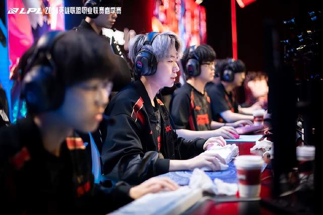 杜兰特新星爆冷表现惊艳，FPX未来可期！
